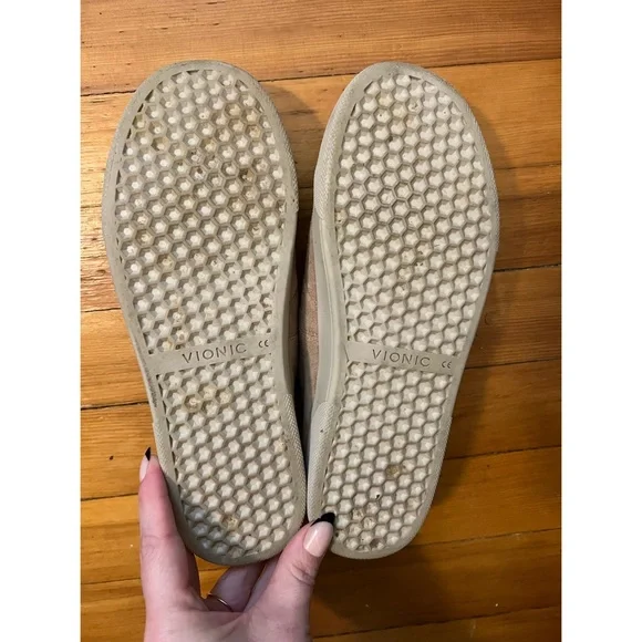 Vionic Sunny Jean Tan Suede Sneaker, size 6 - Picture 6 of 6